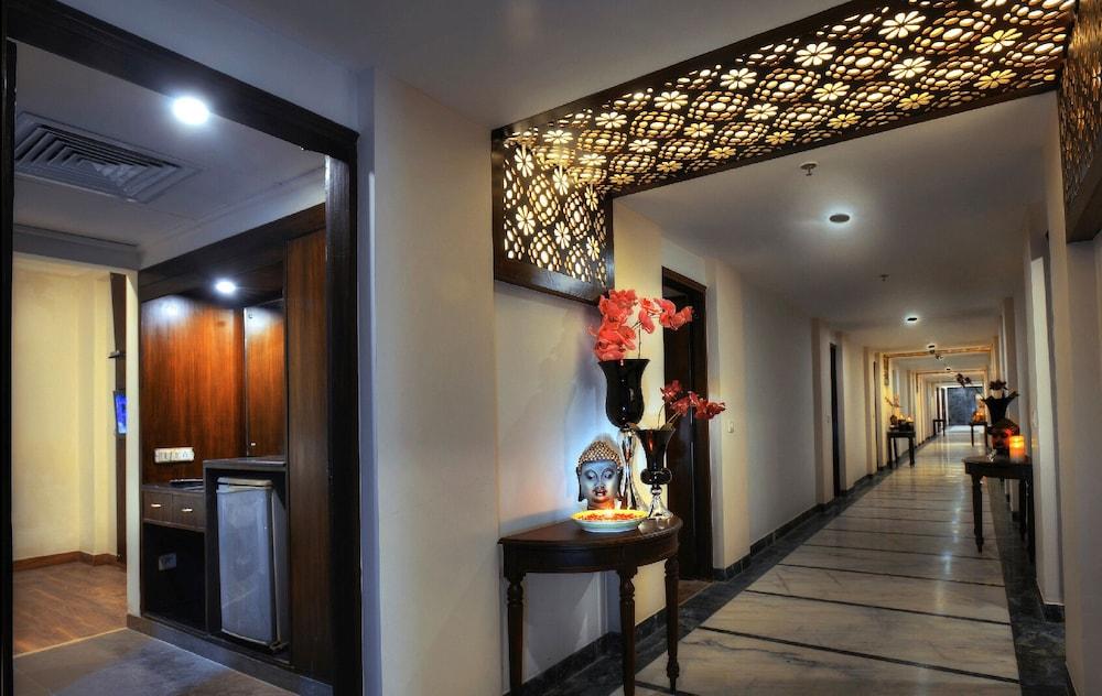 Royale Sarovar Portico Agra Agra  Εξωτερικό φωτογραφία