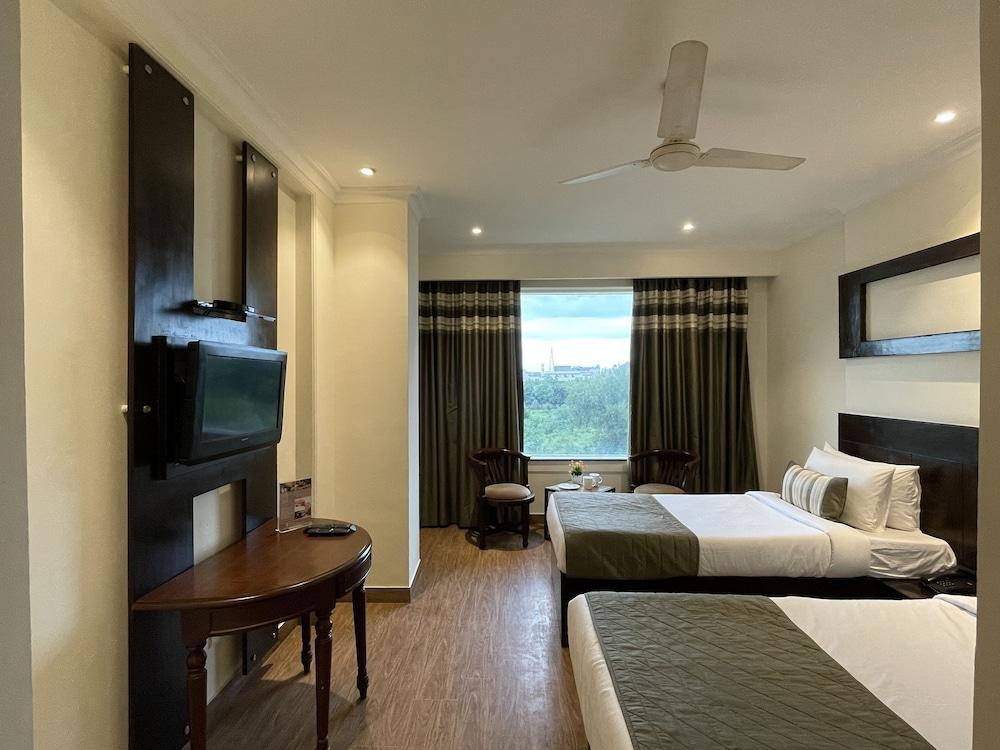 Royale Sarovar Portico Agra Agra  Εξωτερικό φωτογραφία