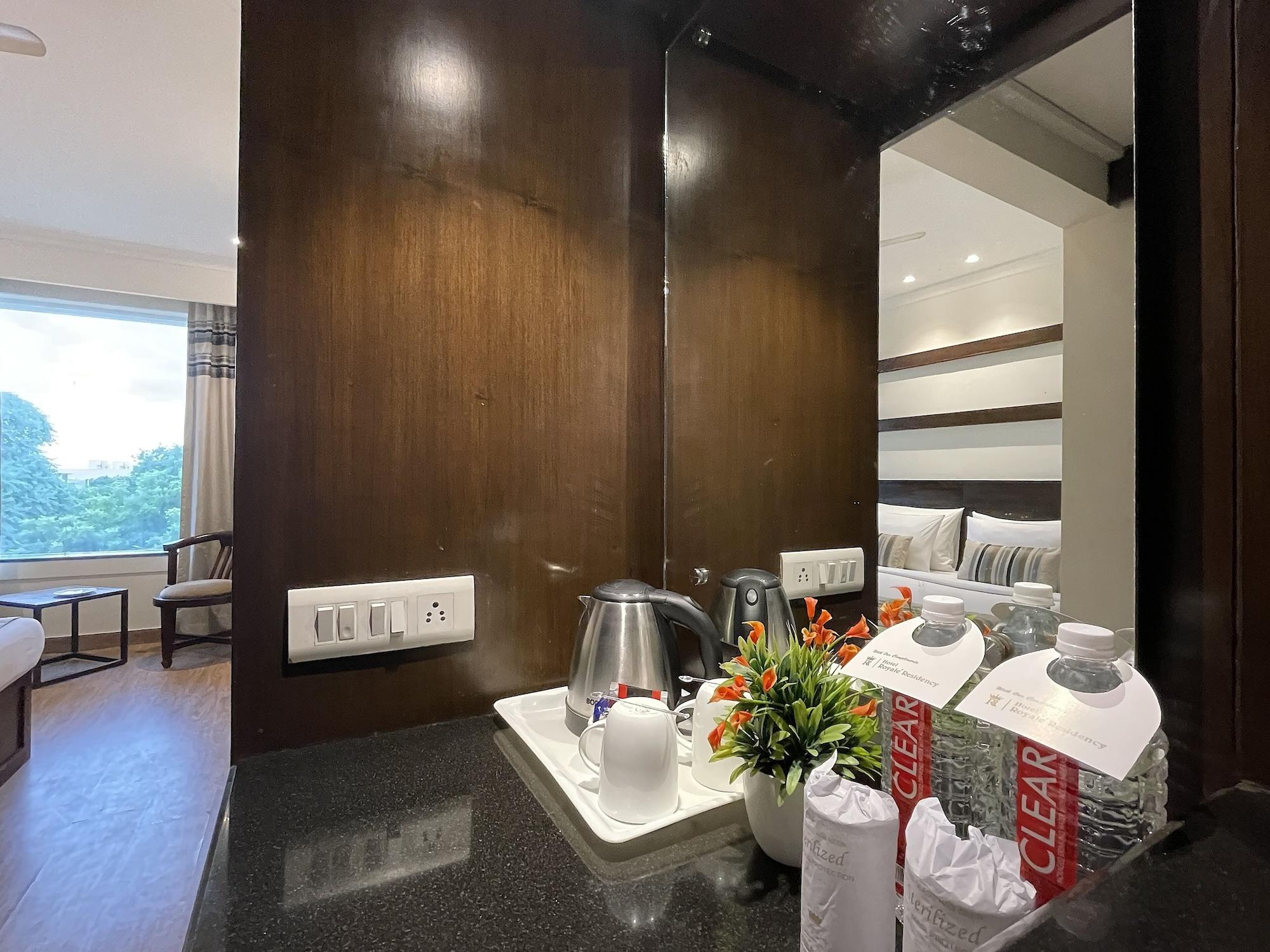 Royale Sarovar Portico Agra Agra  Εξωτερικό φωτογραφία