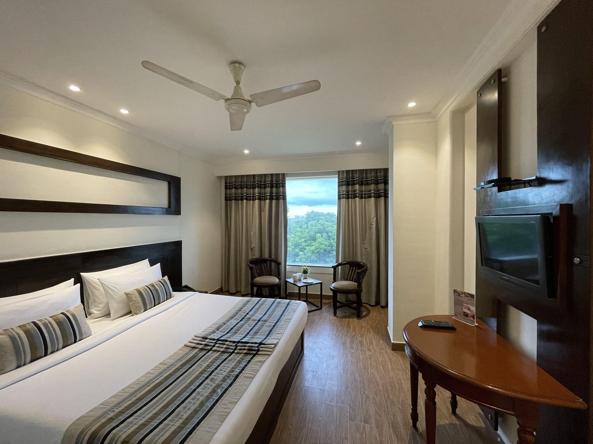 Royale Sarovar Portico Agra Agra  Εξωτερικό φωτογραφία