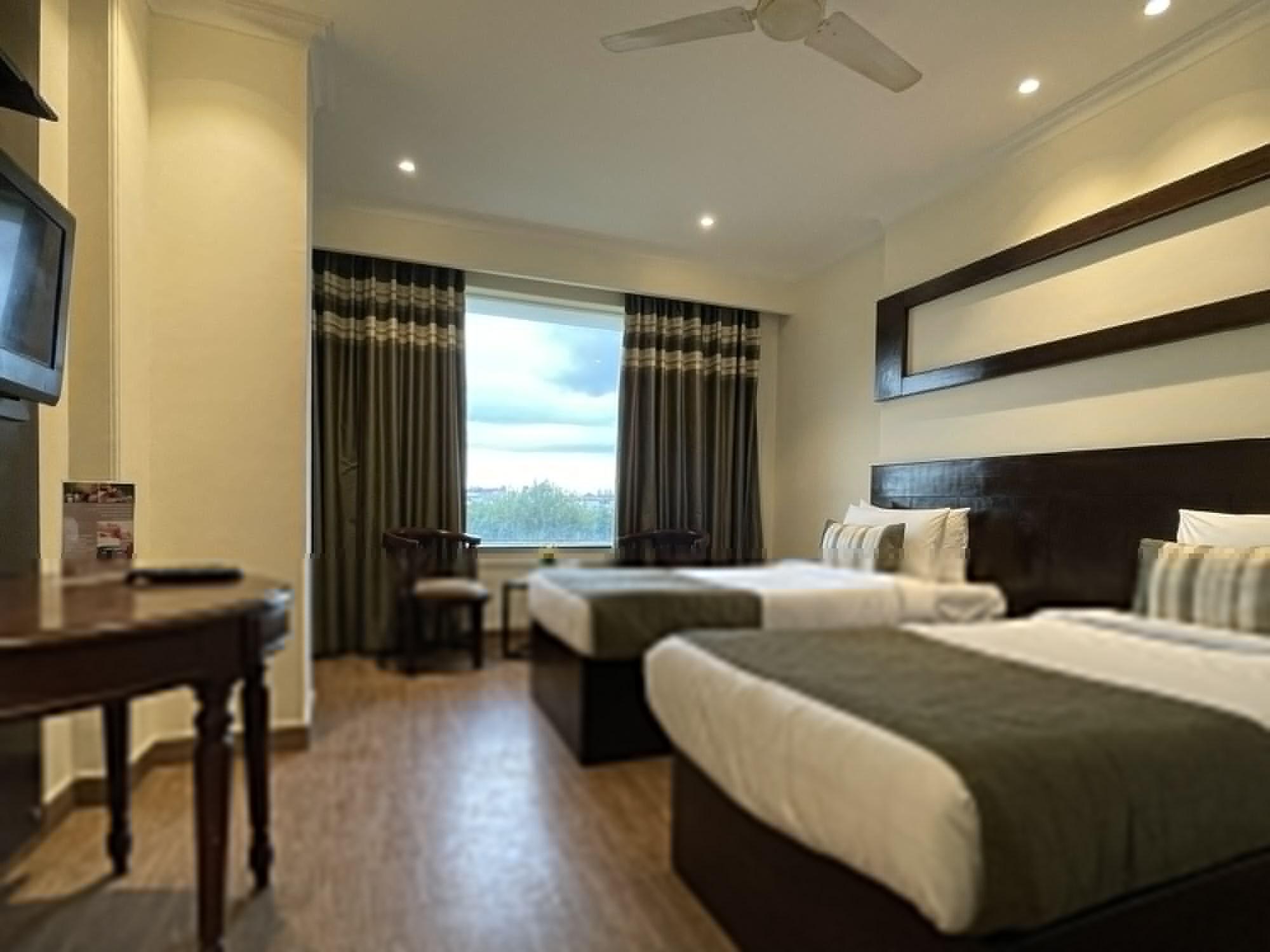Royale Sarovar Portico Agra Agra  Εξωτερικό φωτογραφία