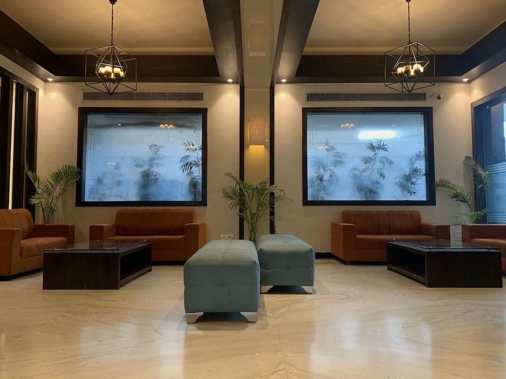 Royale Sarovar Portico Agra Agra  Εξωτερικό φωτογραφία