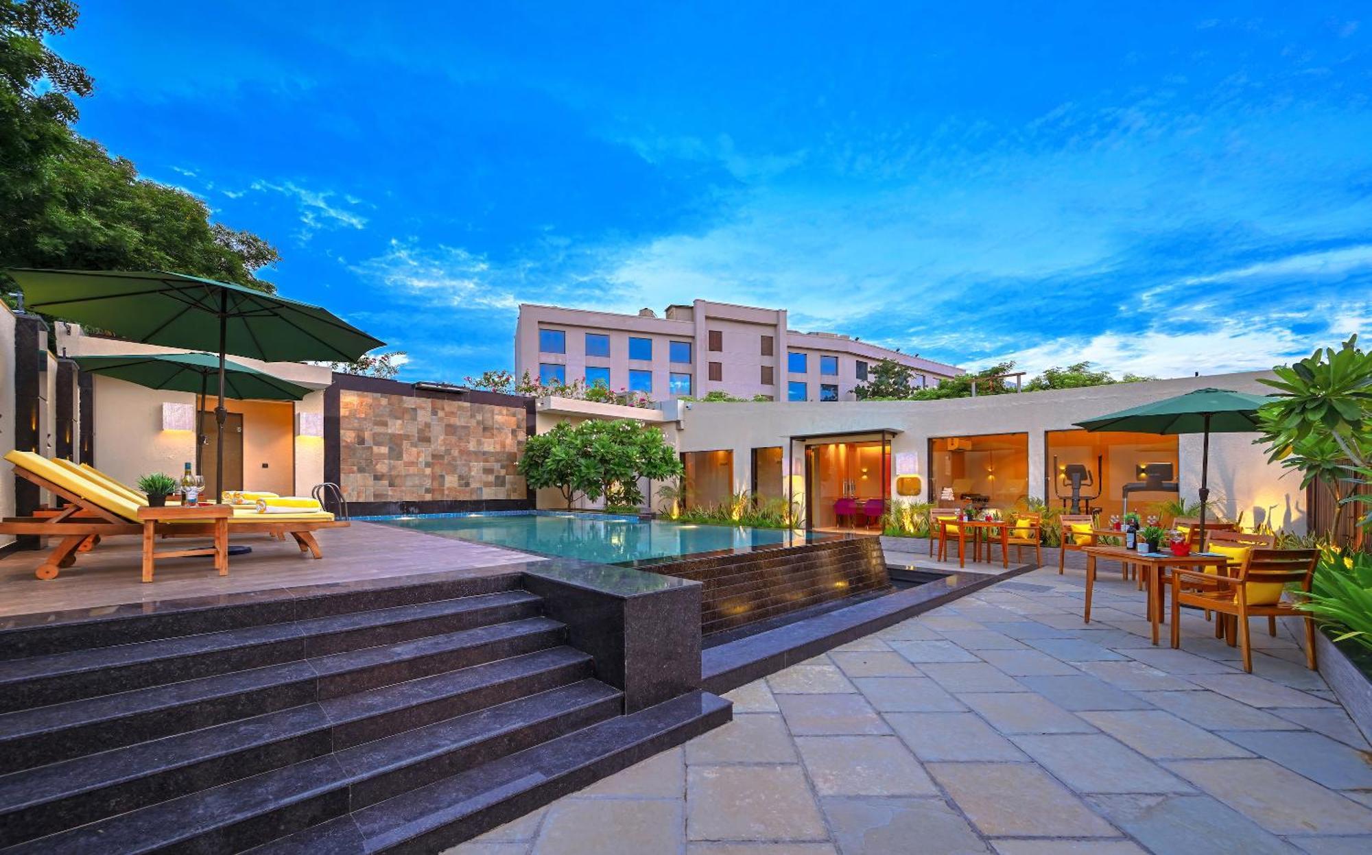 Royale Sarovar Portico Agra Agra  Εξωτερικό φωτογραφία