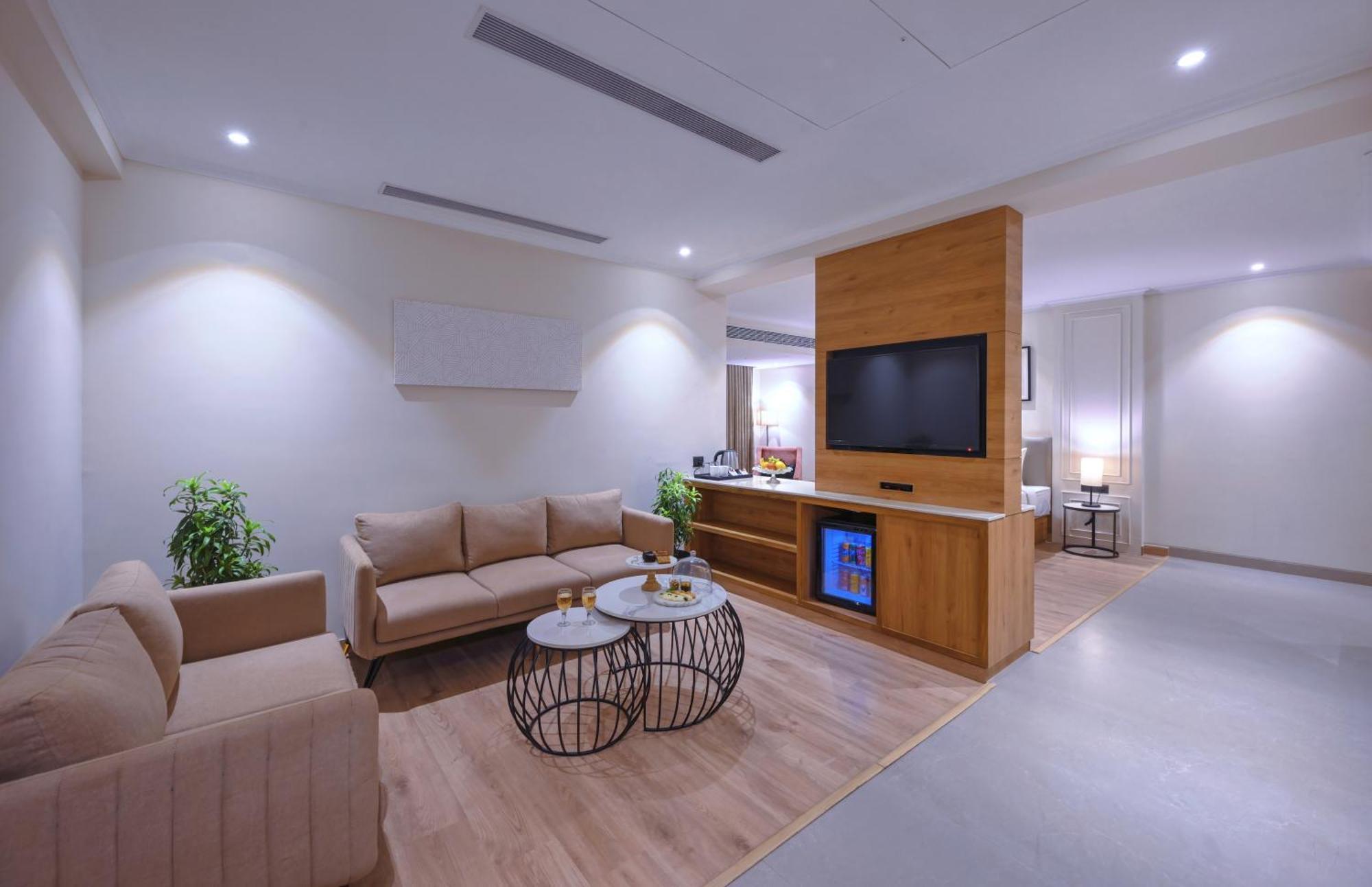 Royale Sarovar Portico Agra Agra  Εξωτερικό φωτογραφία