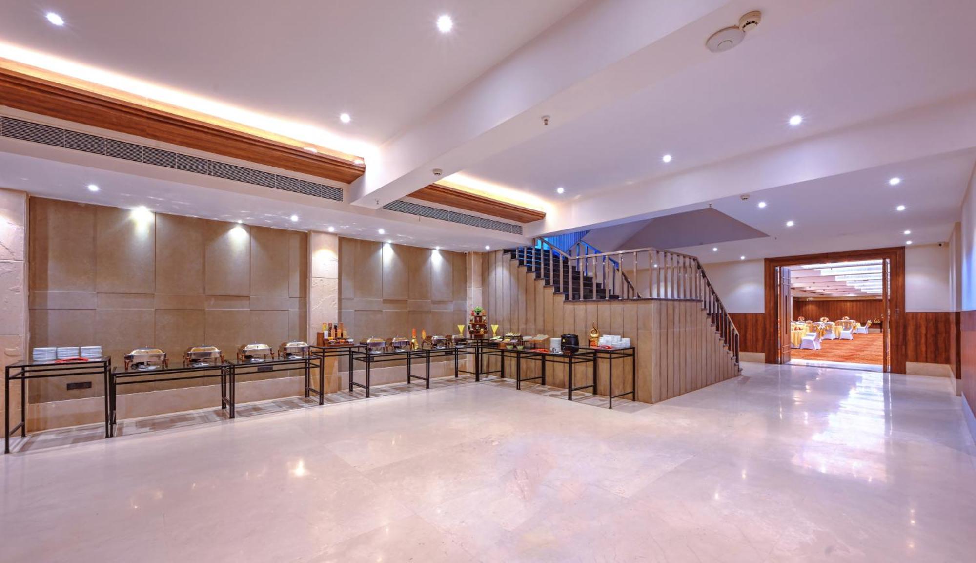 Royale Sarovar Portico Agra Agra  Εξωτερικό φωτογραφία