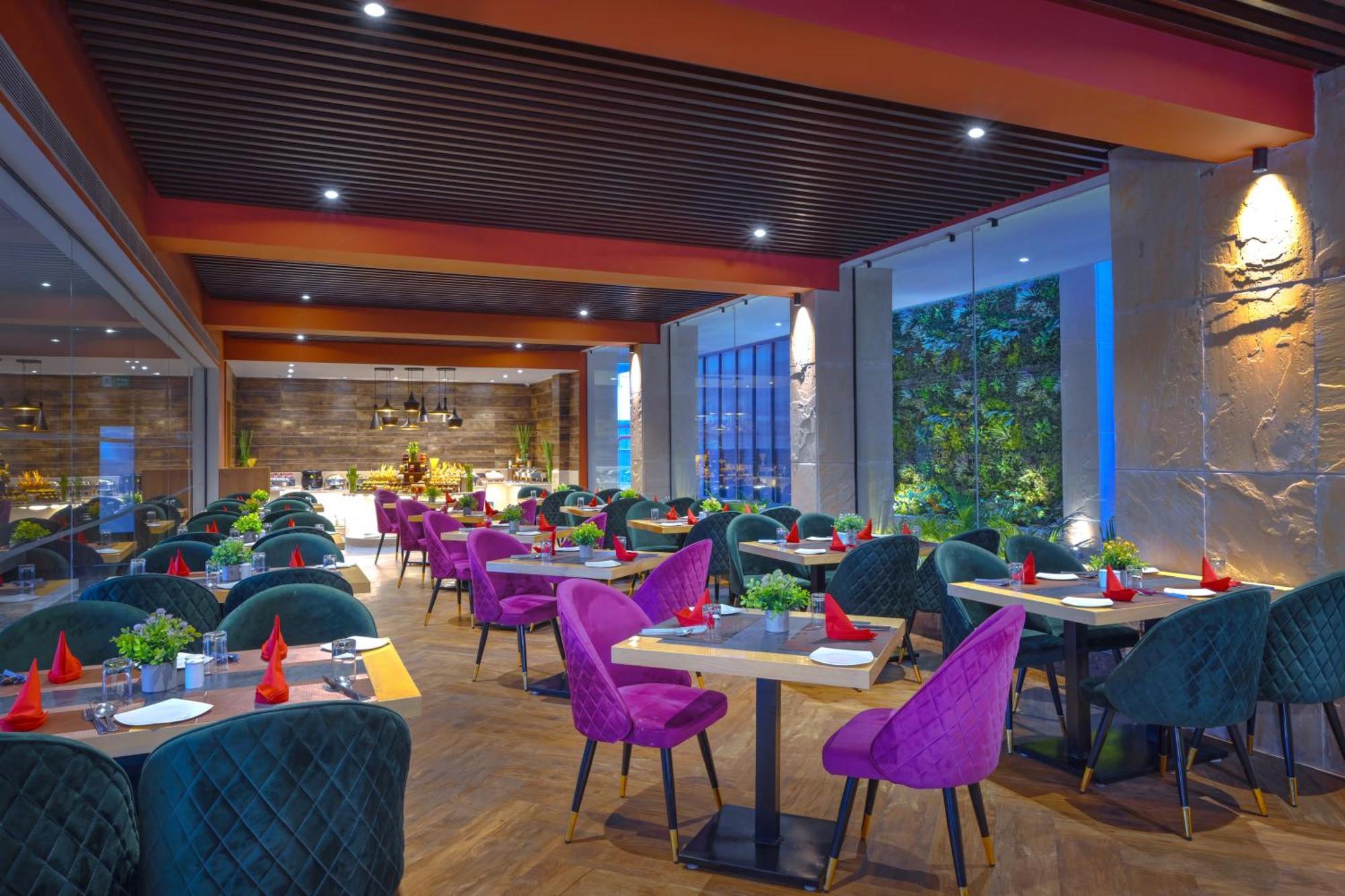 Royale Sarovar Portico Agra Agra  Εξωτερικό φωτογραφία