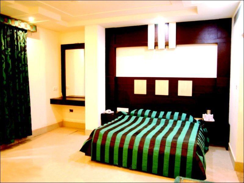 Royale Sarovar Portico Agra Agra  Εξωτερικό φωτογραφία