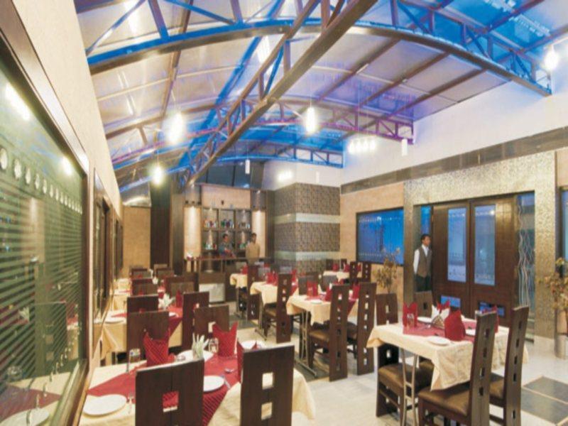 Royale Sarovar Portico Agra Agra  Εξωτερικό φωτογραφία
