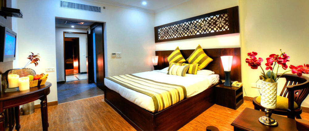 Royale Sarovar Portico Agra Agra  Εξωτερικό φωτογραφία